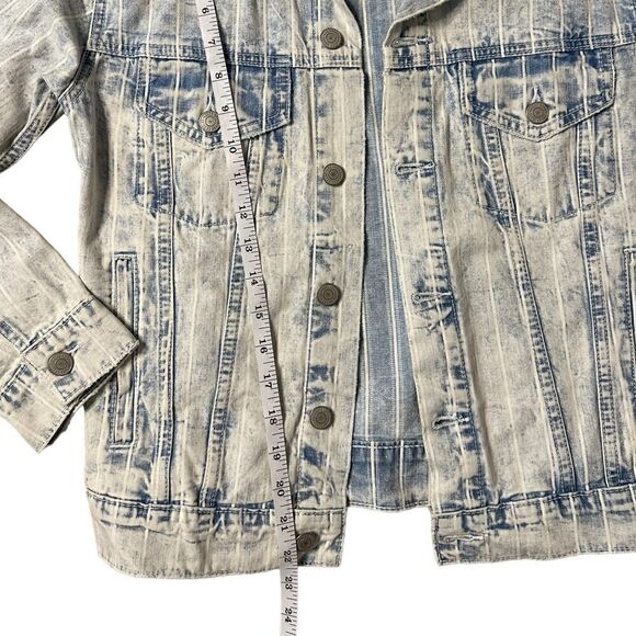 Lucky Striped Light Wash Distressed Weekend Trucker Jacket  Size XS - Picture 11 of 14